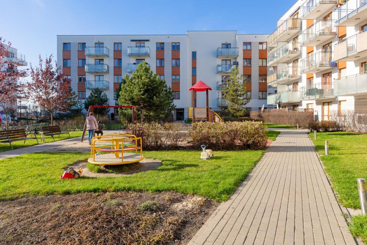 Young By Renters Apartment *