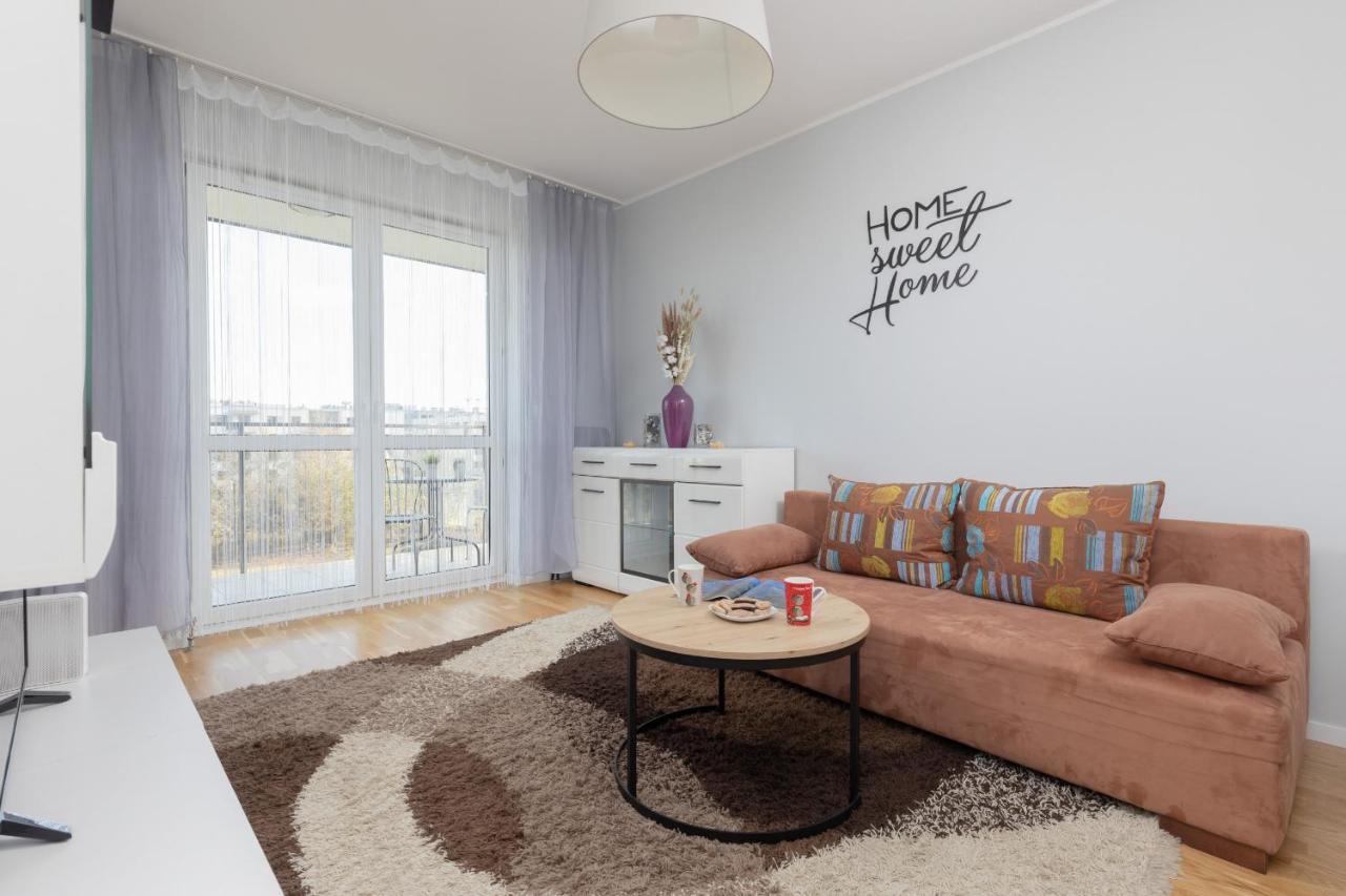 Young By Renters Varsavia