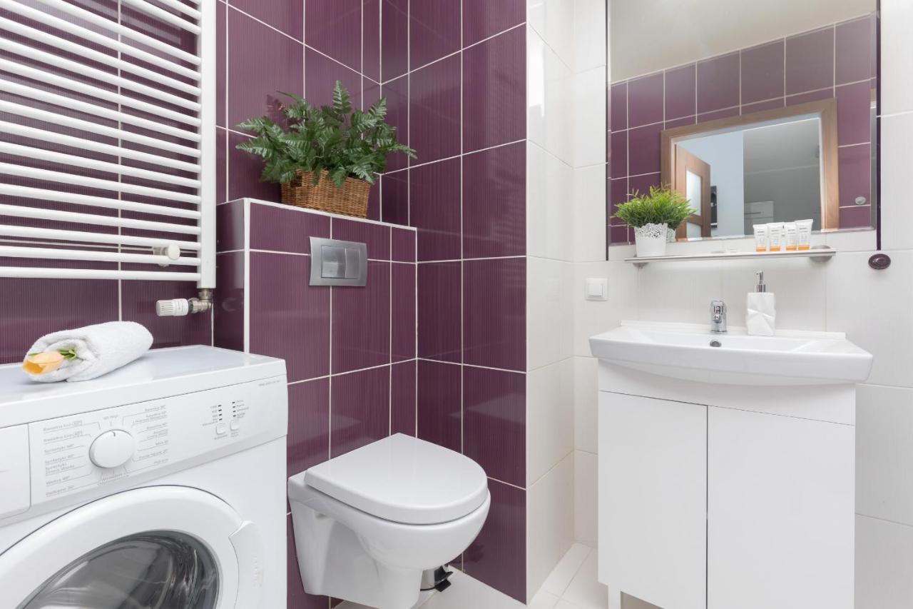 Apartment Young By Renters Warschau